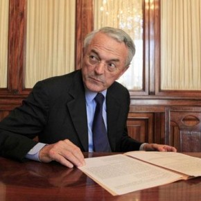 Jean Arthuis dans l'illégalité en refusant la protection aux mineurs étrangers Jean Arthuis dans l'illégalité en refusant la protection aux mineurs étrangers